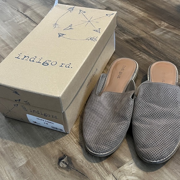 Indigo Rd. Taupe Mule - Picture 1 of 6